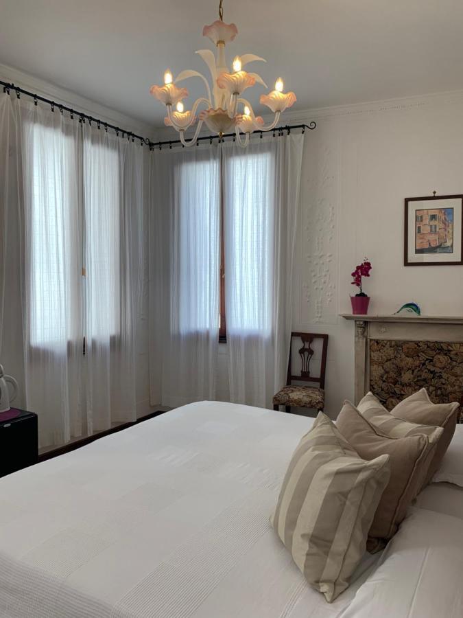 B&B Al Teatro With Canal View ヴェネツィア エクステリア 写真